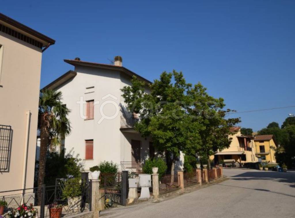 casa indipendente in vendita a Gubbio