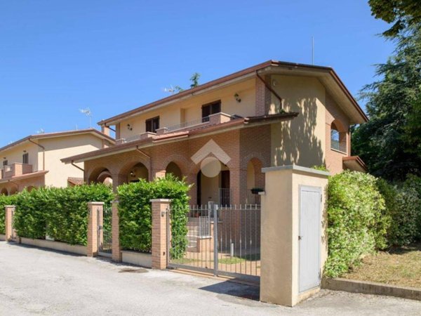 casa indipendente in vendita a Gubbio