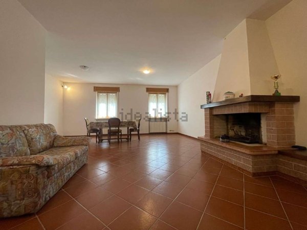 casa indipendente in vendita a Gubbio