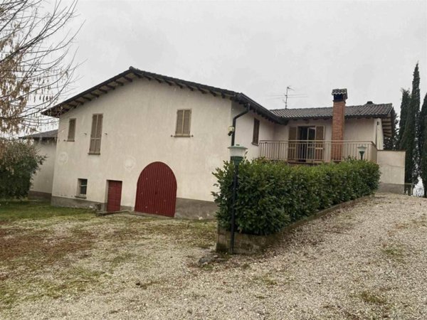 negozio in vendita a Gubbio