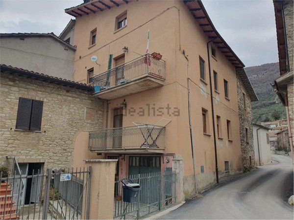 appartamento in vendita a Gubbio in zona Semonte