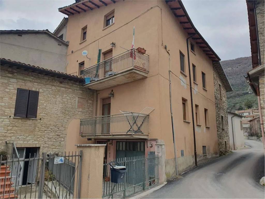 appartamento in vendita a Gubbio in zona Semonte