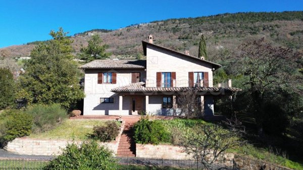 casa indipendente in vendita a Gubbio