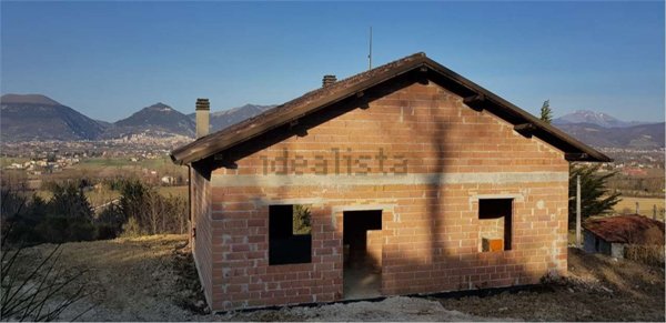 appartamento in vendita a Gubbio in zona Monteluiano