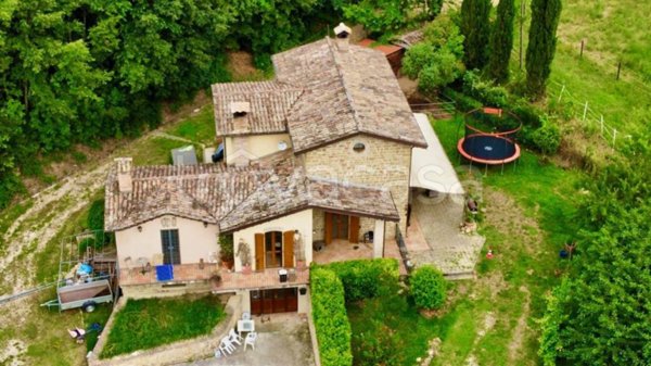 casa indipendente in vendita a Gubbio