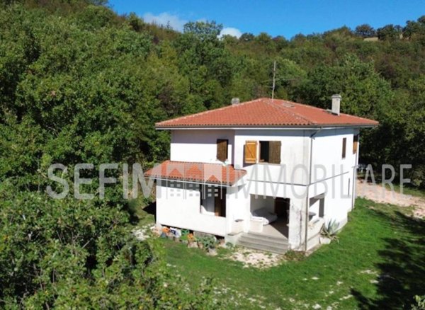 casa indipendente in vendita a Gubbio