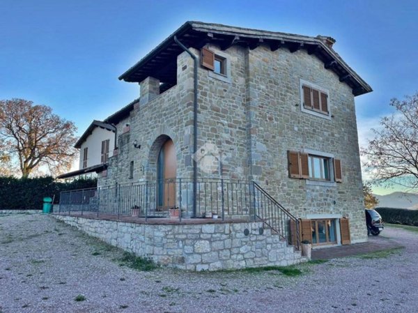 casa indipendente in vendita a Gubbio in zona Colonnata
