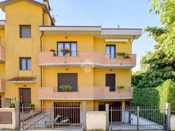 casa indipendente in vendita a Gubbio in zona Padule