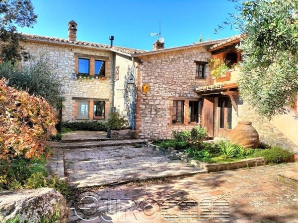 casa indipendente in vendita a Gubbio