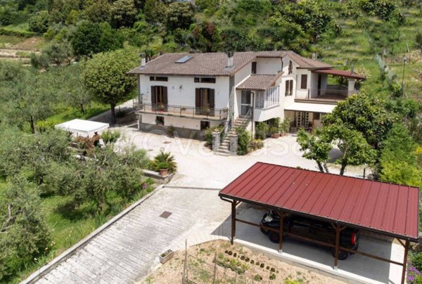 casa indipendente in vendita a Gubbio