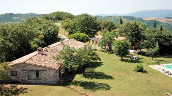 casa indipendente in vendita a Gubbio