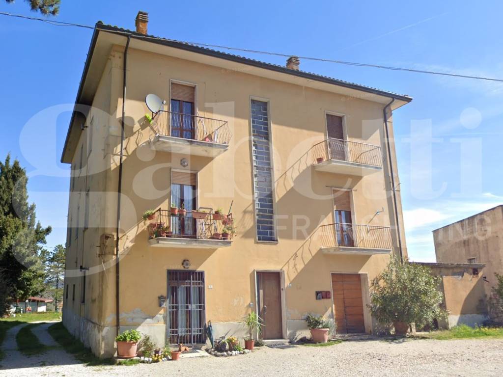 appartamento in vendita a Gubbio in zona Scritto