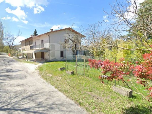 casa indipendente in vendita a Gubbio
