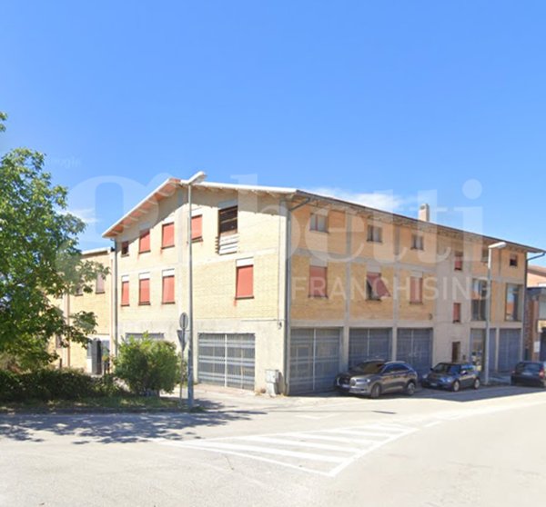 locale commerciale in vendita a Gubbio