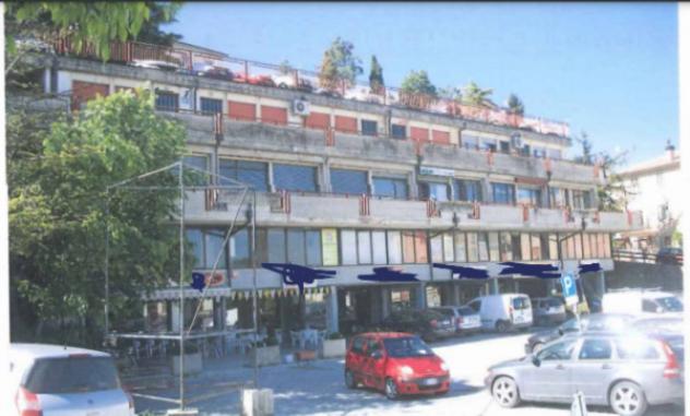 locale commerciale in vendita a Gubbio