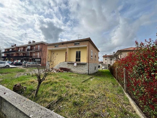 casa indipendente in vendita a Gubbio
