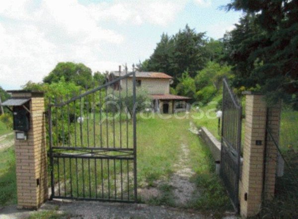 appartamento in vendita a Gubbio in zona Monteluiano