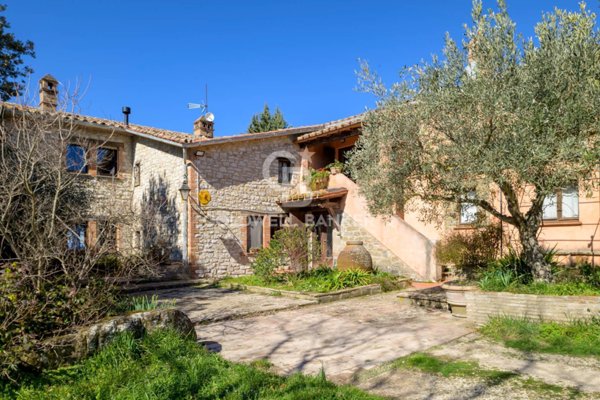 casa indipendente in vendita a Gubbio