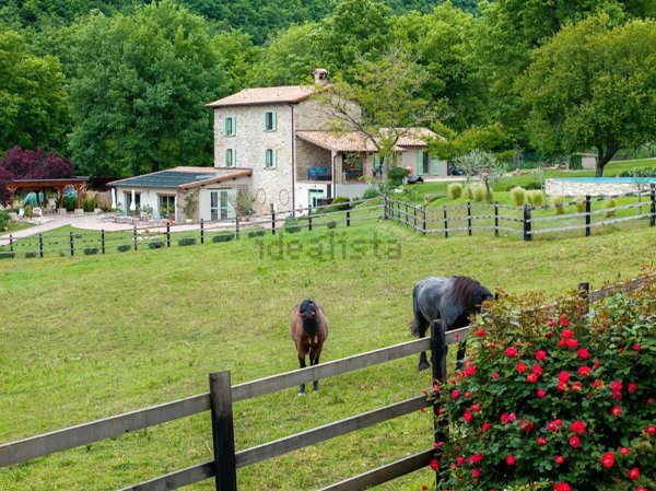 casa indipendente in vendita a Gubbio