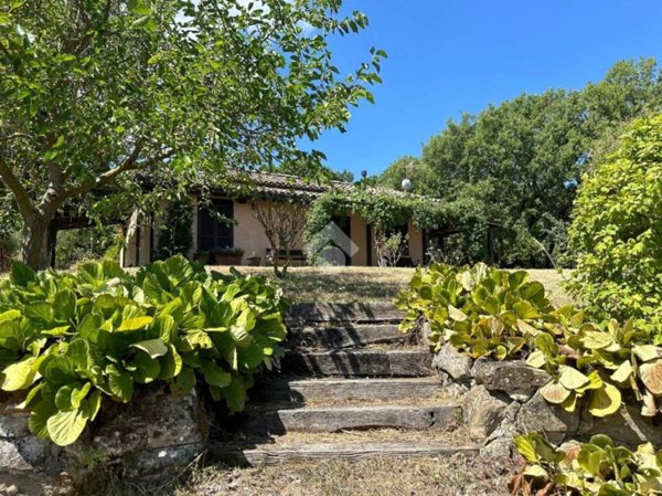 casa indipendente in vendita a Gubbio