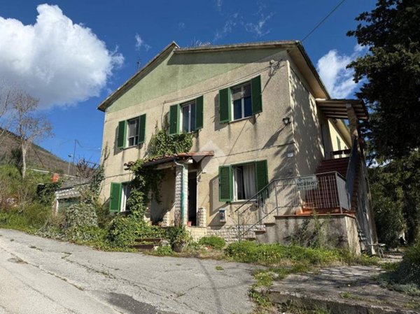 appartamento in vendita a Gubbio in zona Semonte