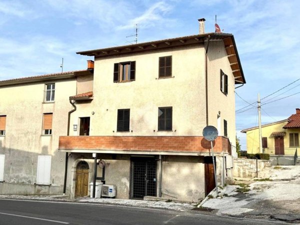 appartamento in vendita a Gubbio in zona Scritto