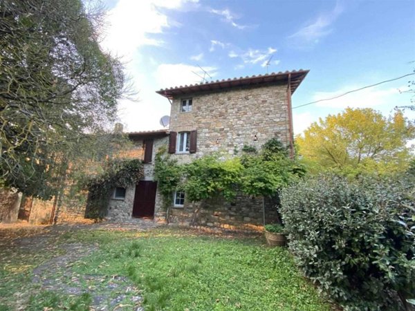 casa indipendente in vendita a Gubbio