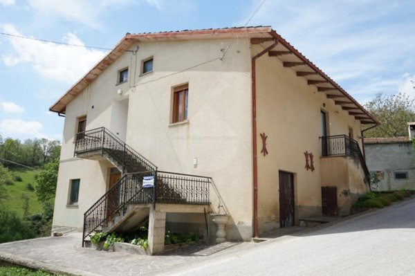 casa indipendente in vendita a Gubbio