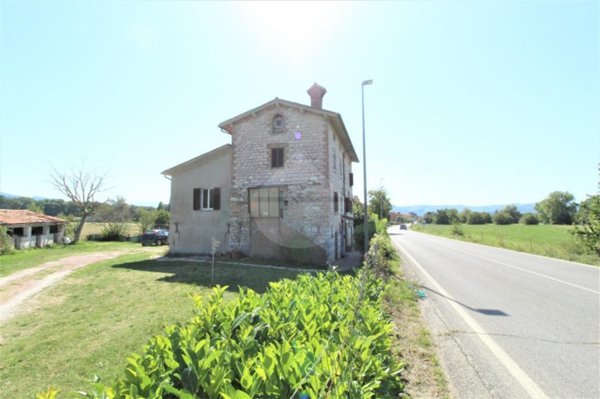 casa indipendente in vendita a Gubbio in zona Cipolleto