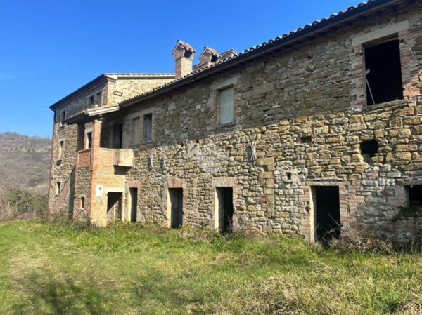 casa indipendente in vendita a Gubbio in zona Colpalombo