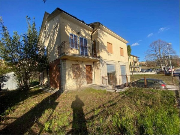 casa indipendente in vendita a Gubbio in zona Branca
