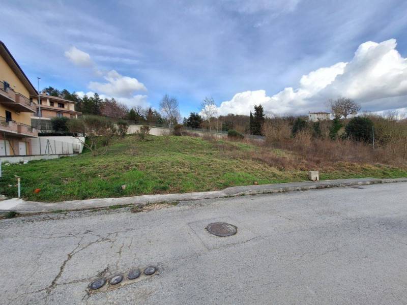 terreno edificabile in vendita a Gubbio in zona Branca