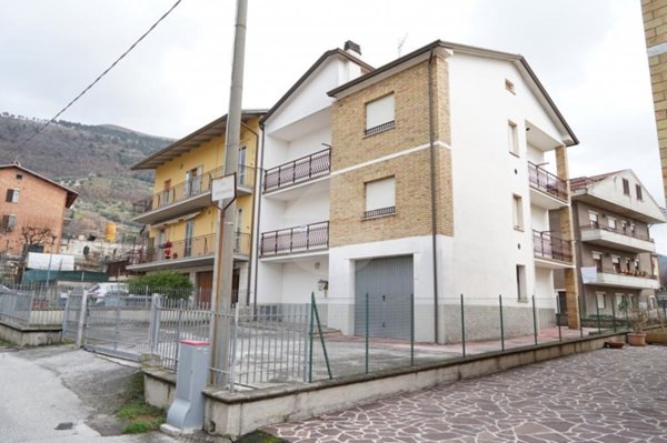 casa indipendente in vendita a Gubbio