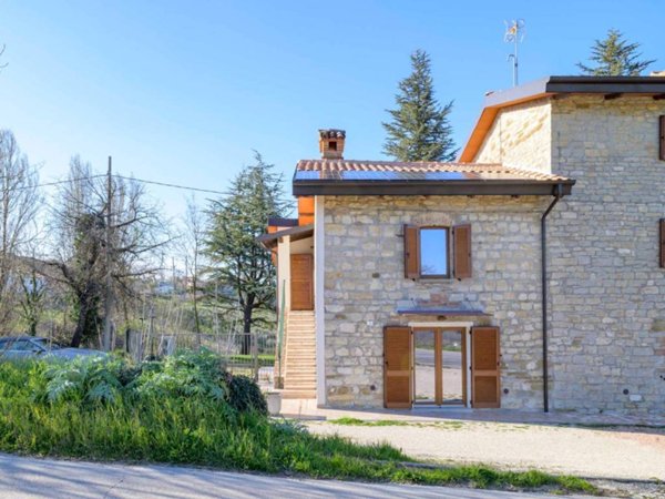 casa indipendente in vendita a Gubbio