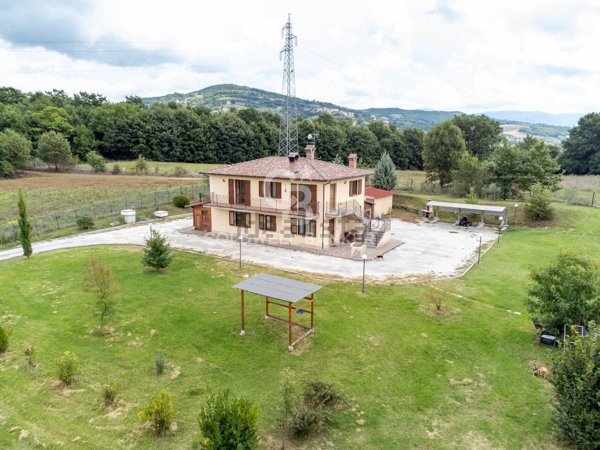 casa indipendente in vendita a Gubbio