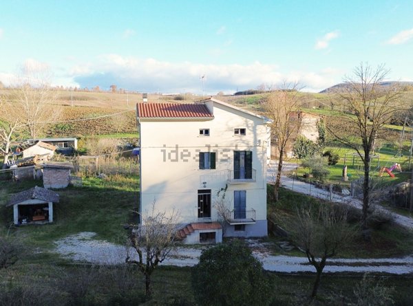 casa indipendente in vendita a Gubbio