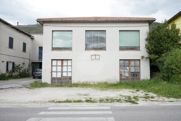 appartamento in vendita a Gubbio in zona Loreto