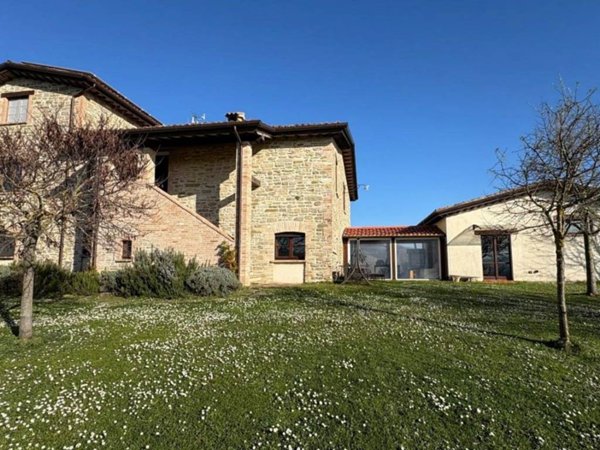 casa indipendente in vendita a Gubbio