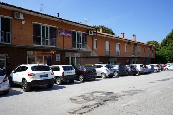 locale commerciale in vendita a Gubbio