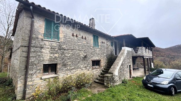 azienda agricola in vendita a Gubbio in zona Loreto