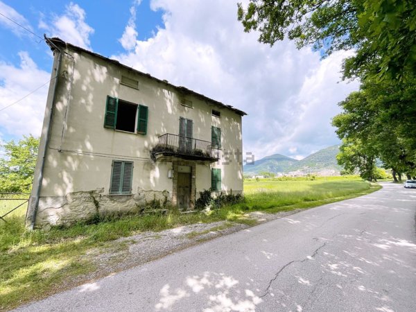 casa indipendente in vendita a Gubbio