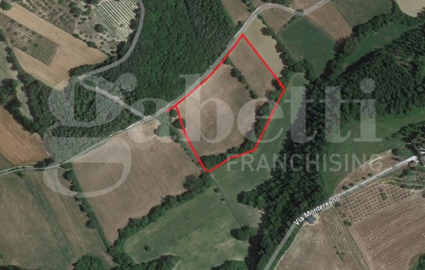 terreno agricolo in vendita a Gubbio in zona Monteluiano
