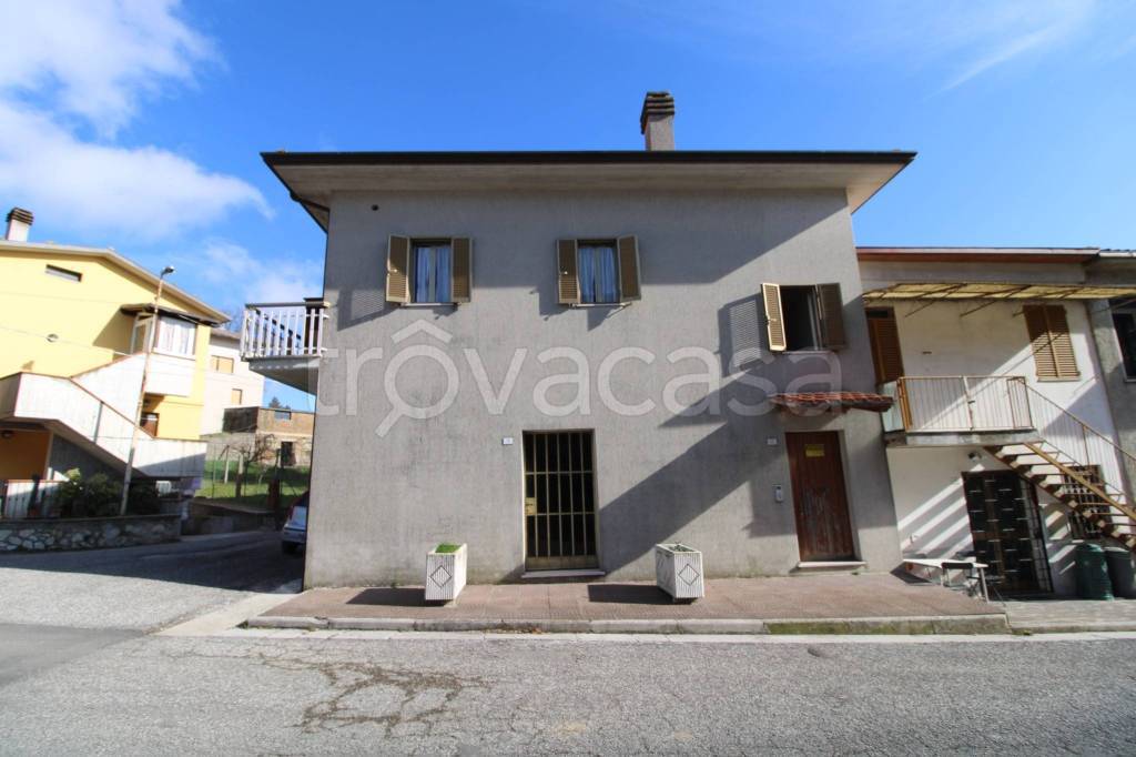 casa indipendente in vendita a Gubbio