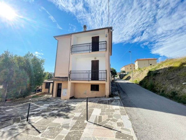 casa indipendente in vendita a Gubbio