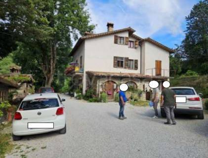 appartamento in vendita a Gubbio in zona Camporeggiano