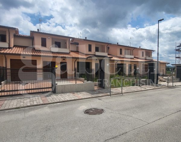 casa indipendente in vendita a Gubbio