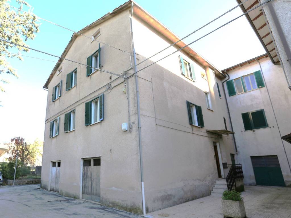 appartamento in vendita a Gubbio in zona Padule