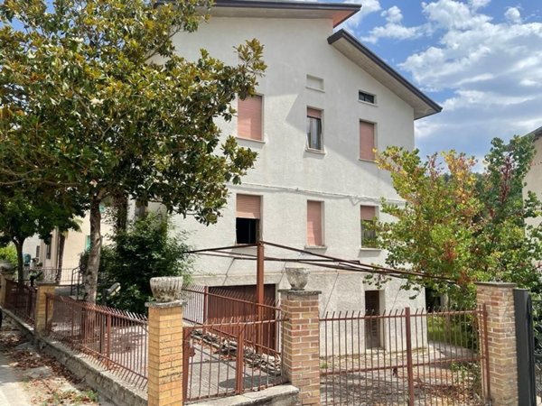 casa indipendente in vendita a Gubbio in zona Colpalombo