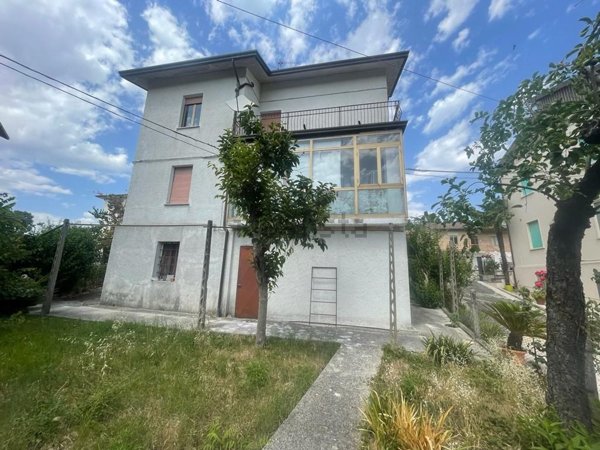 casa indipendente in vendita a Gubbio in zona Colpalombo