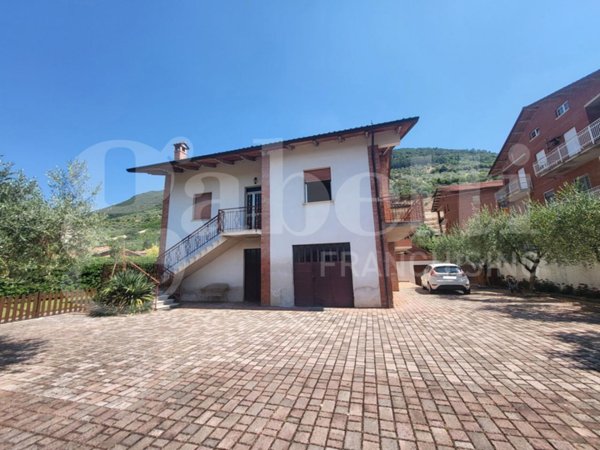 casa indipendente in vendita a Gubbio
